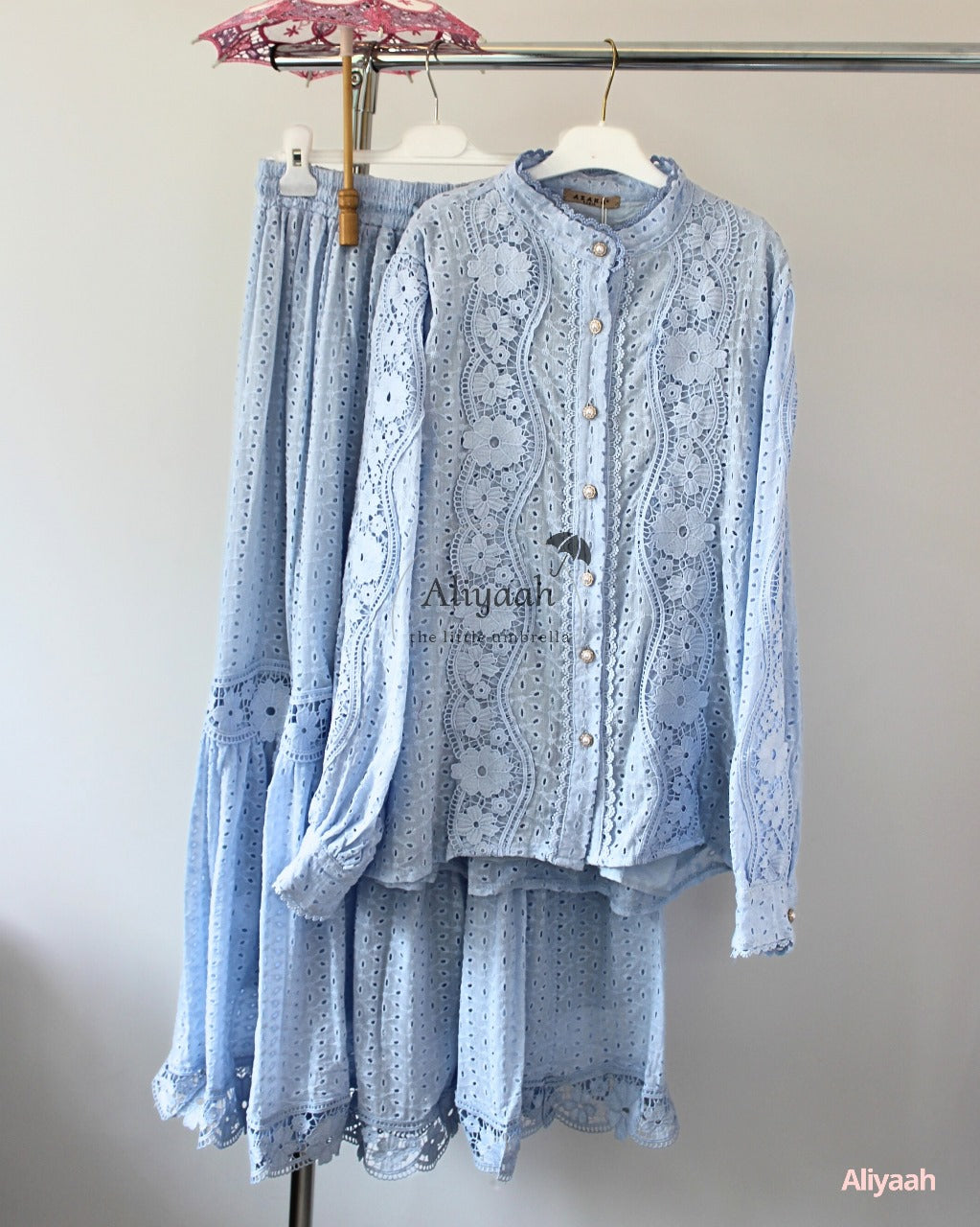 Ensemble 'Tulipe' en broderie anglaise