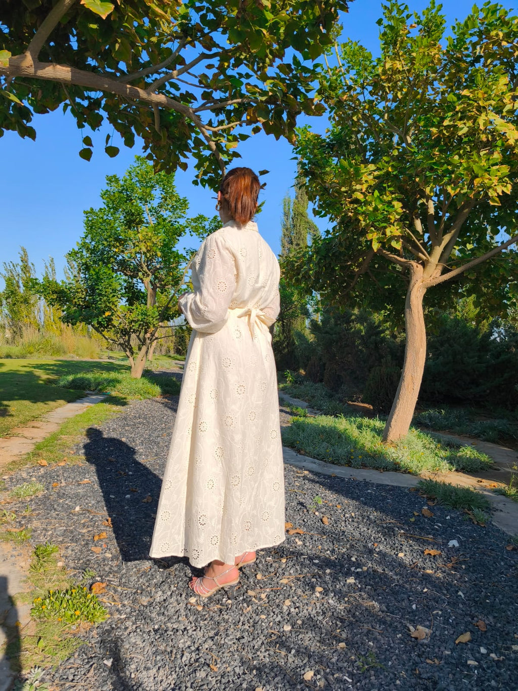 Robe en Broderie Anglaise – Élégance Modeste et Féminine - Hijab Chic